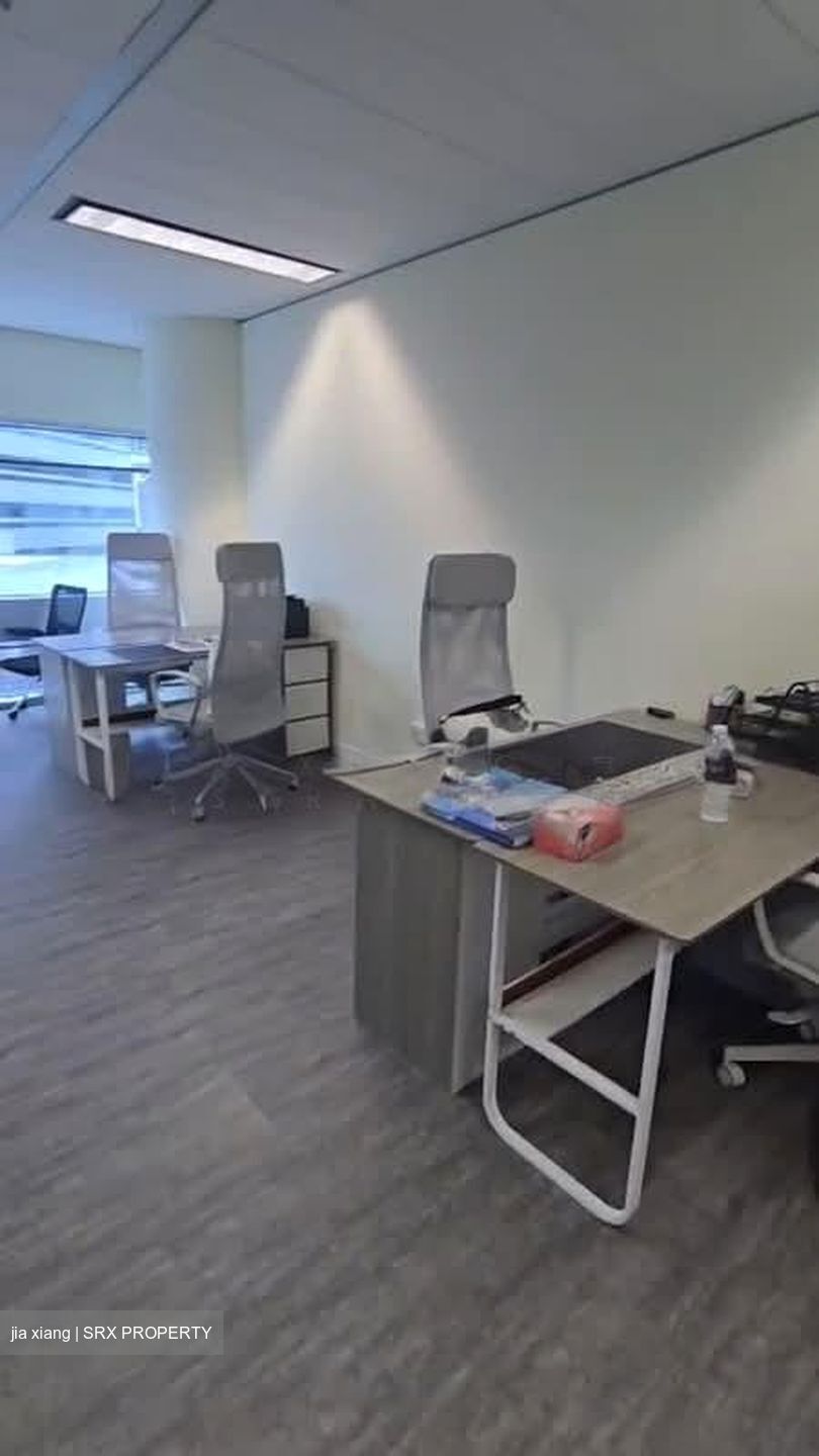 Gateway East (D7), Office #545150931